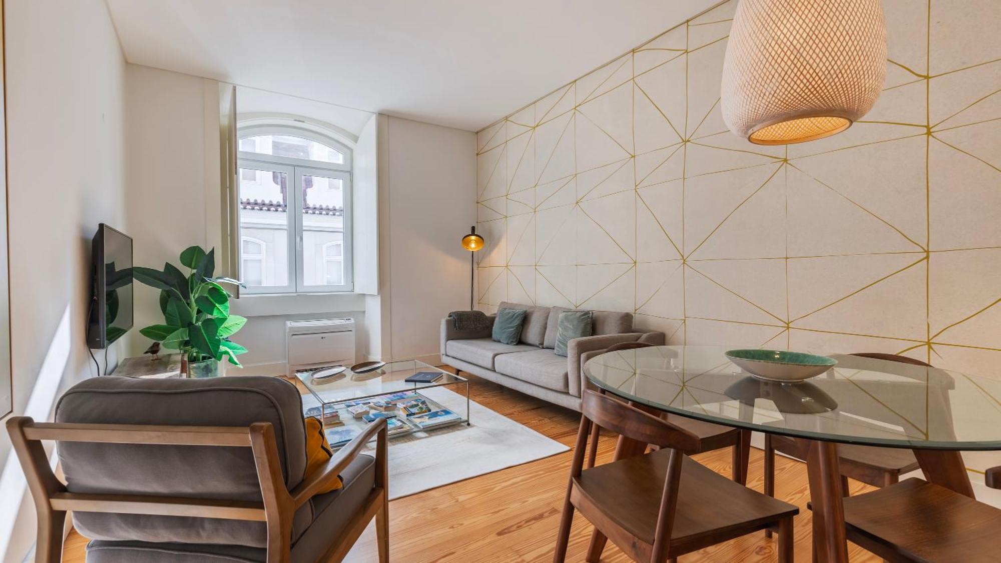 Downtown Sleek Apartment By Lovelystay Lisbon Bagian luar foto