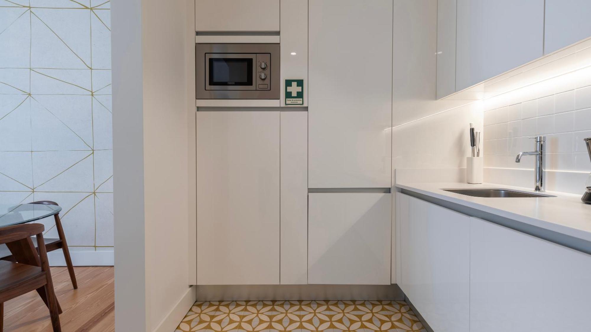 Downtown Sleek Apartment By Lovelystay Lisbon Bagian luar foto