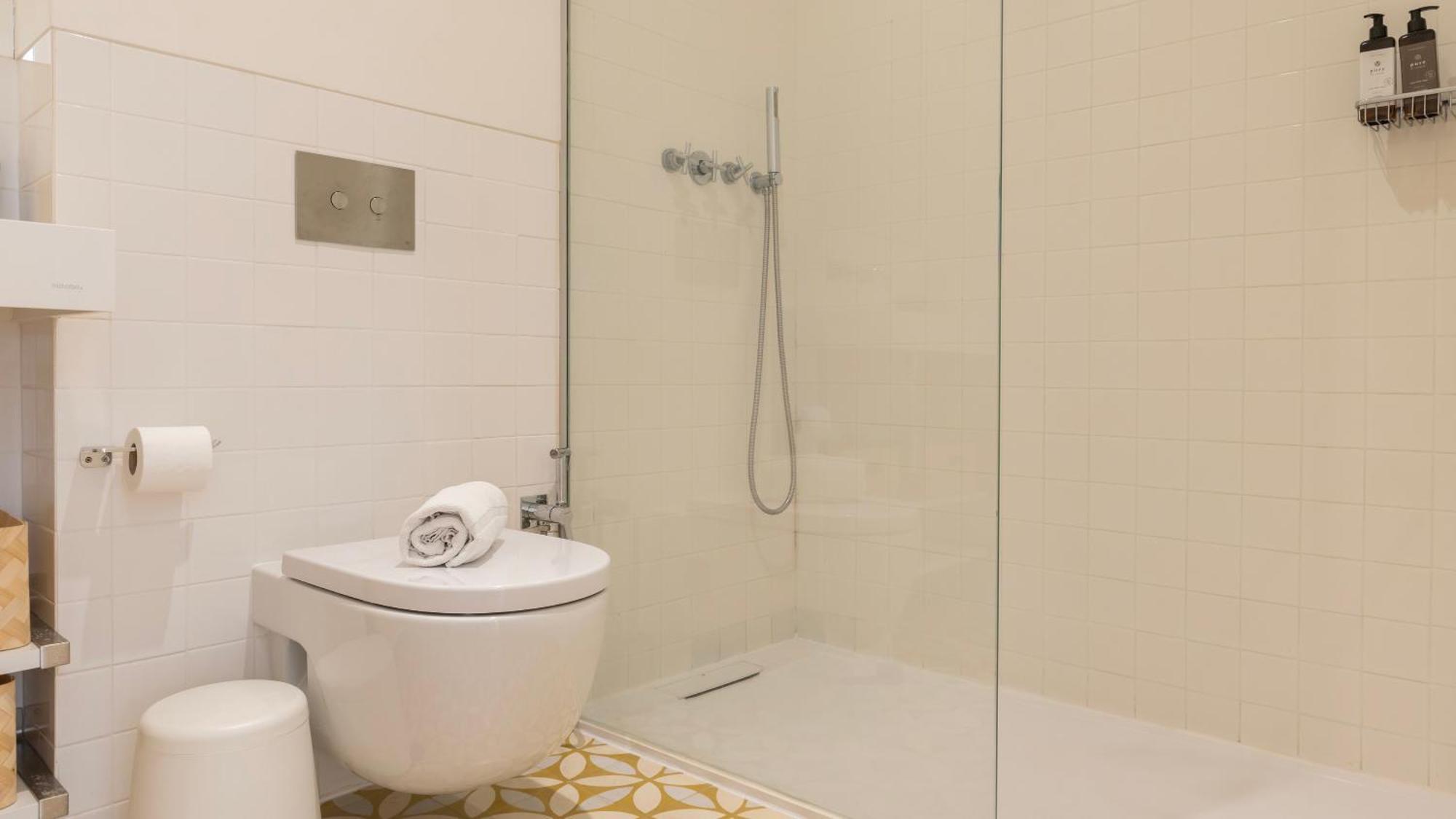 Downtown Sleek Apartment By Lovelystay Lisbon Bagian luar foto