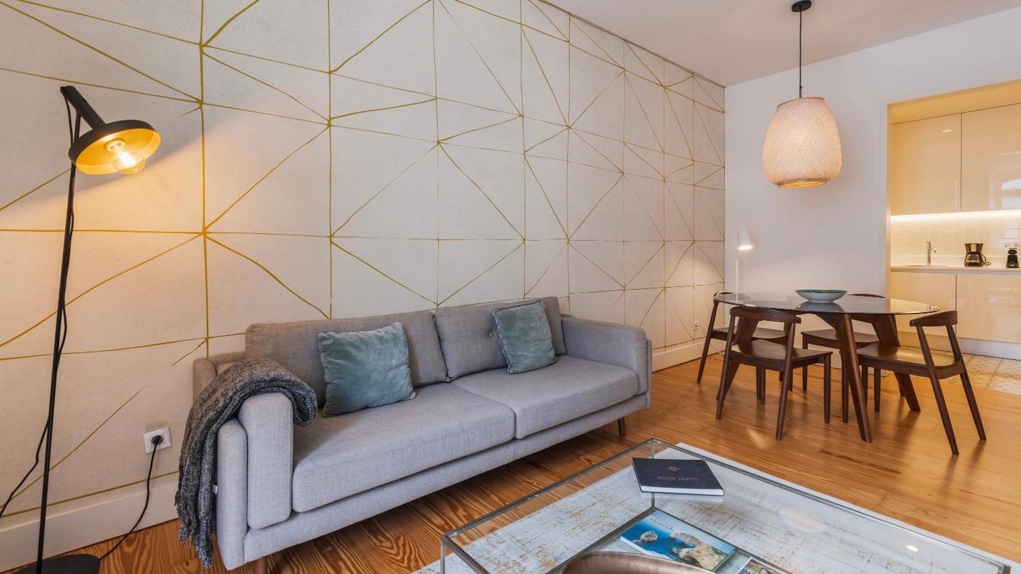 Downtown Sleek Apartment By Lovelystay Lisbon Bagian luar foto